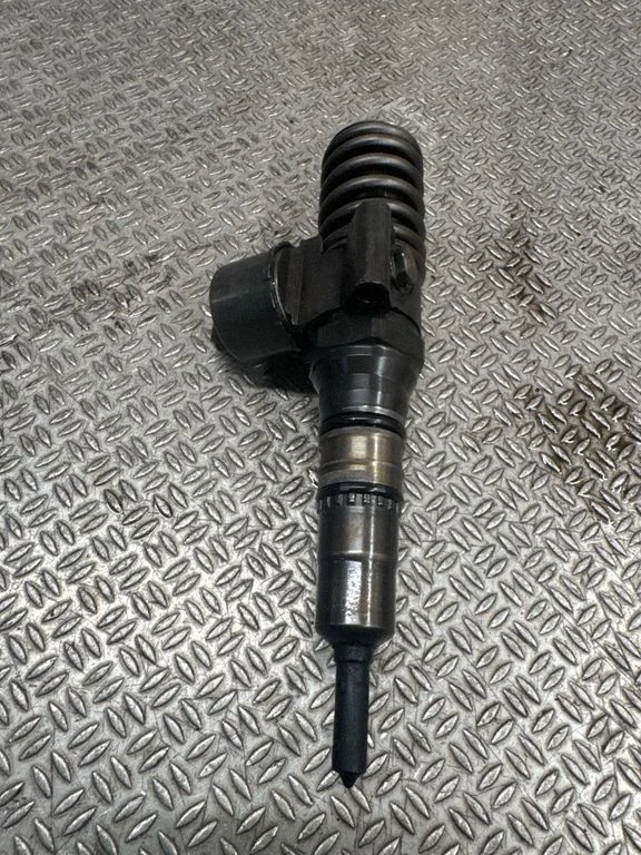 Fuel injector 03G130073G