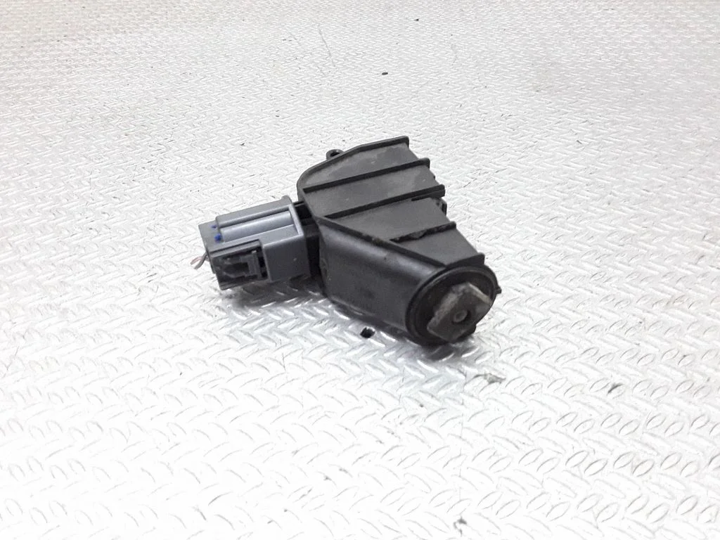 Fuel tank cap lock 6M21220A20AC