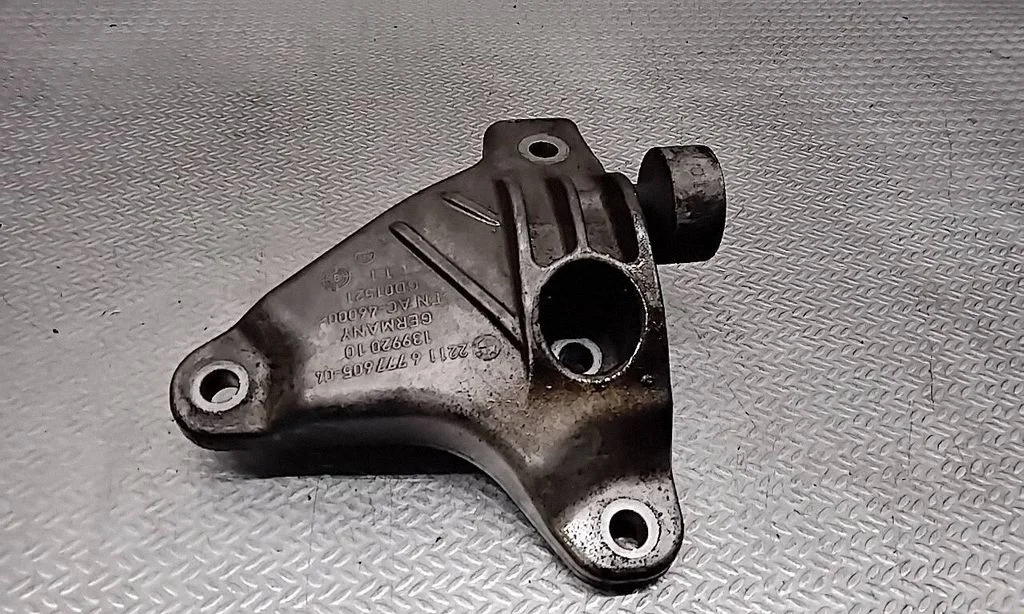 Engine mounting bracket – BMW 7 Series F01 F02 F03 F04 (2008-2016)