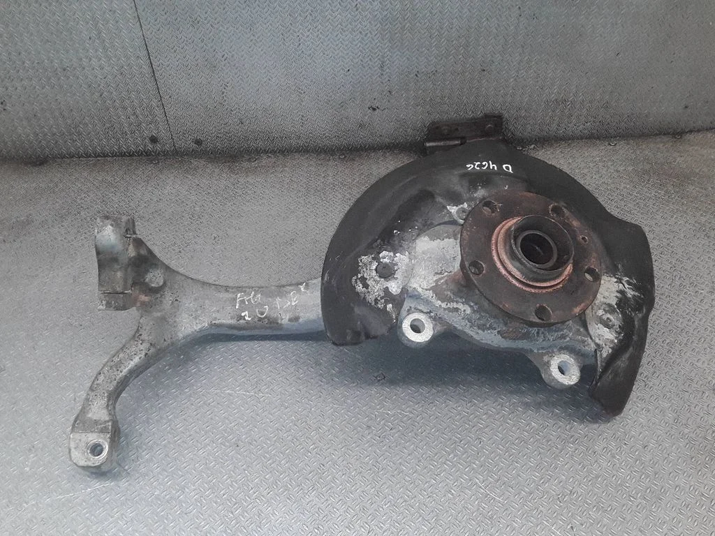 Front wheel hub spindle knuckle – right