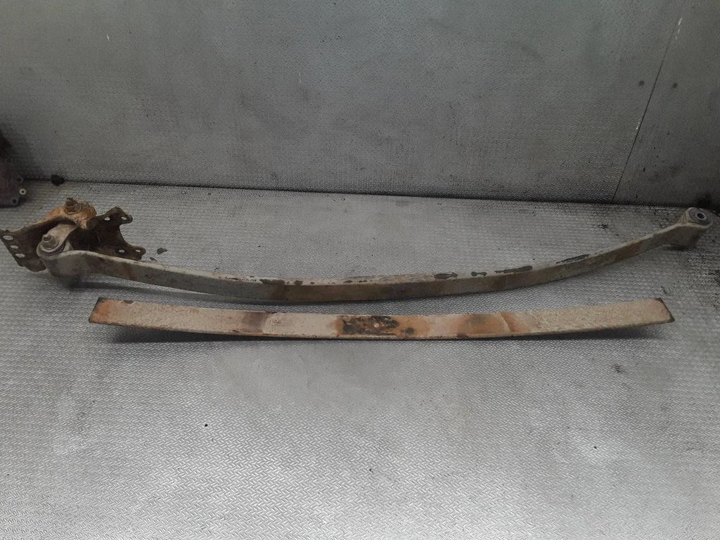 Rear leaf spring