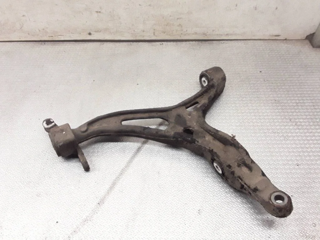 Front lower control arm/wishbone – right