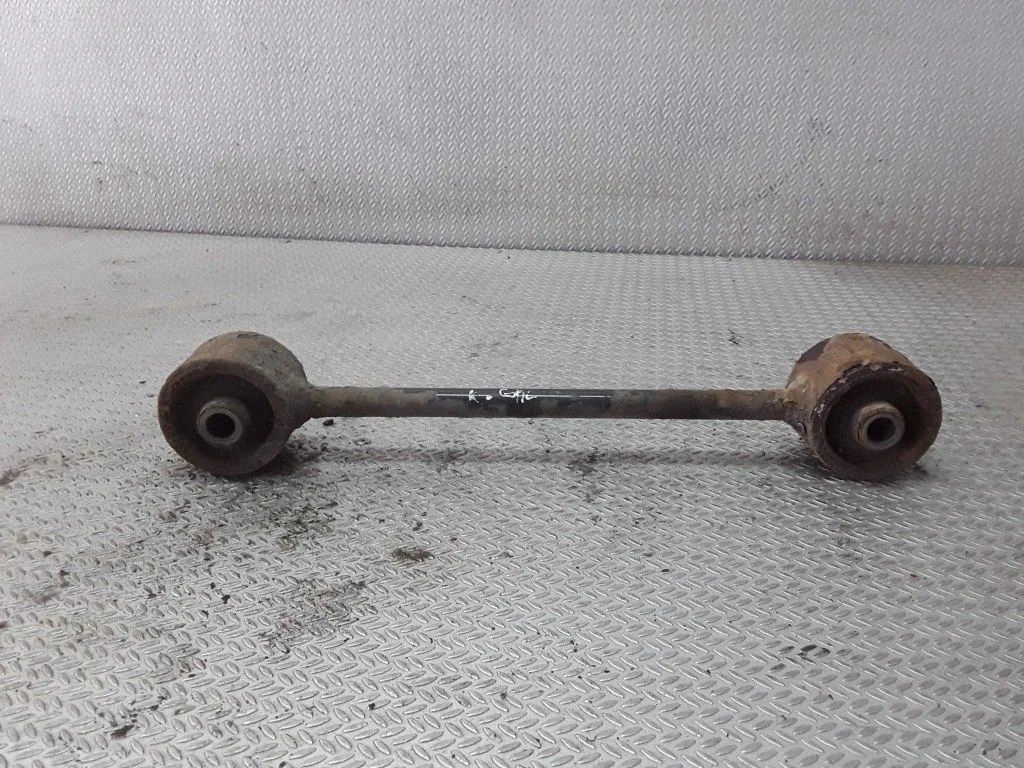 Rear control arm – left