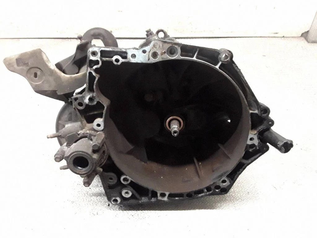Manual 5 speed gearbox 20DP98