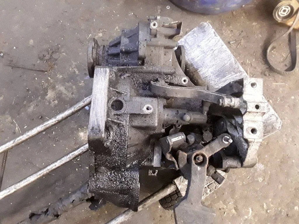 Manual 5 speed gearbox