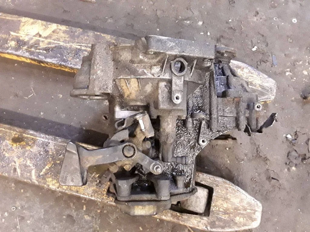 Manual 5 speed gearbox