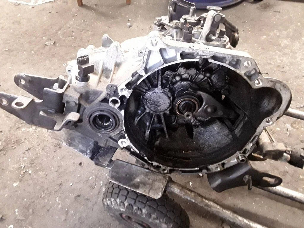 Manual 5 speed gearbox TCJ5G