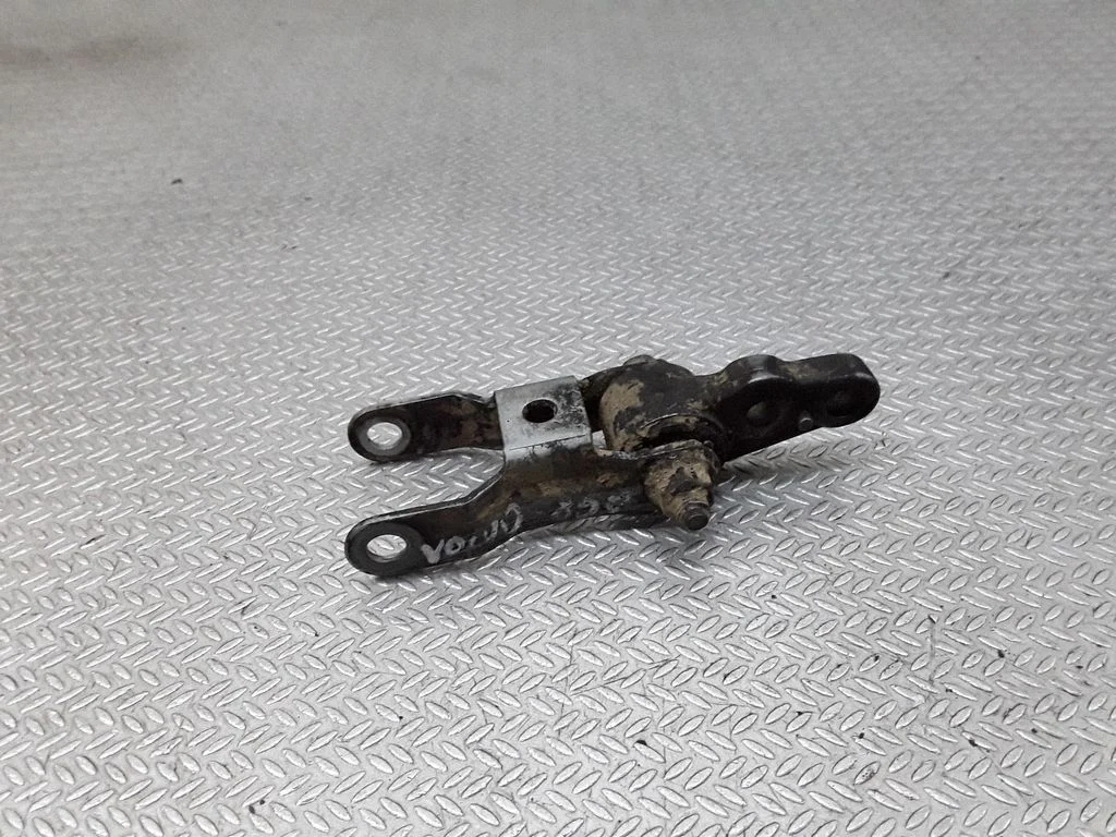 Gearbox mounting bracket