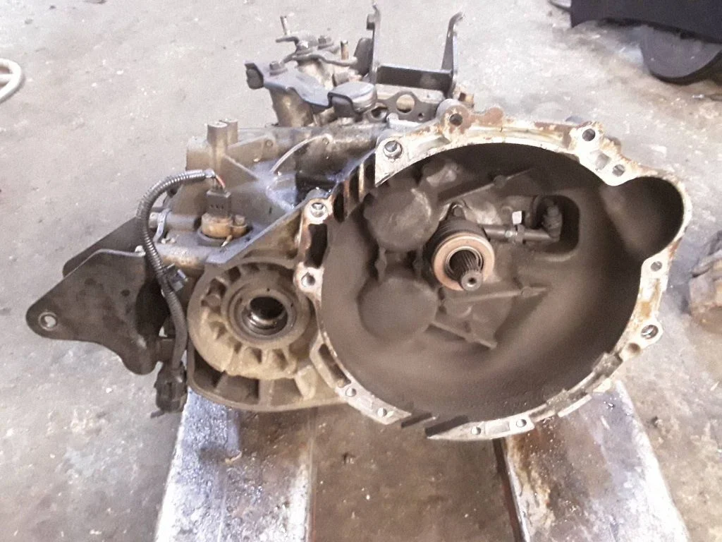 Manual 6 speed gearbox S820Jc