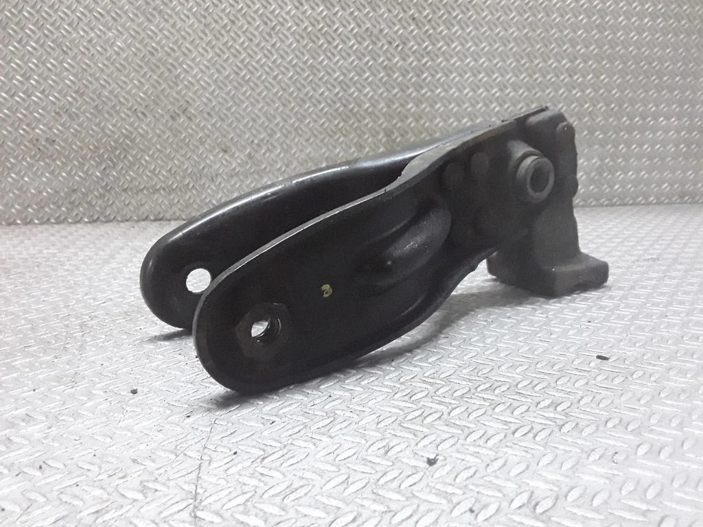 Gearbox mounting bracket – Citroen C5 (2008-2016)