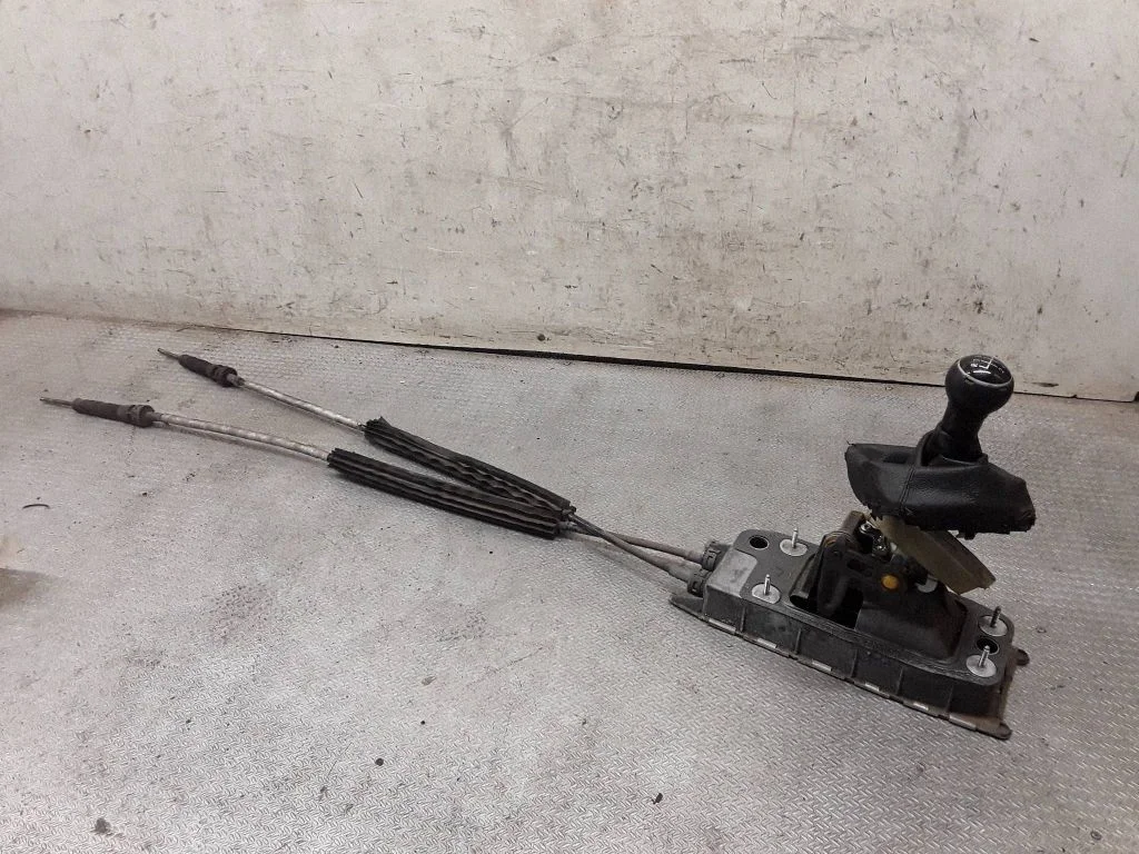Gear selector mechanism – Volkswagen Golf IV (1998-2005)