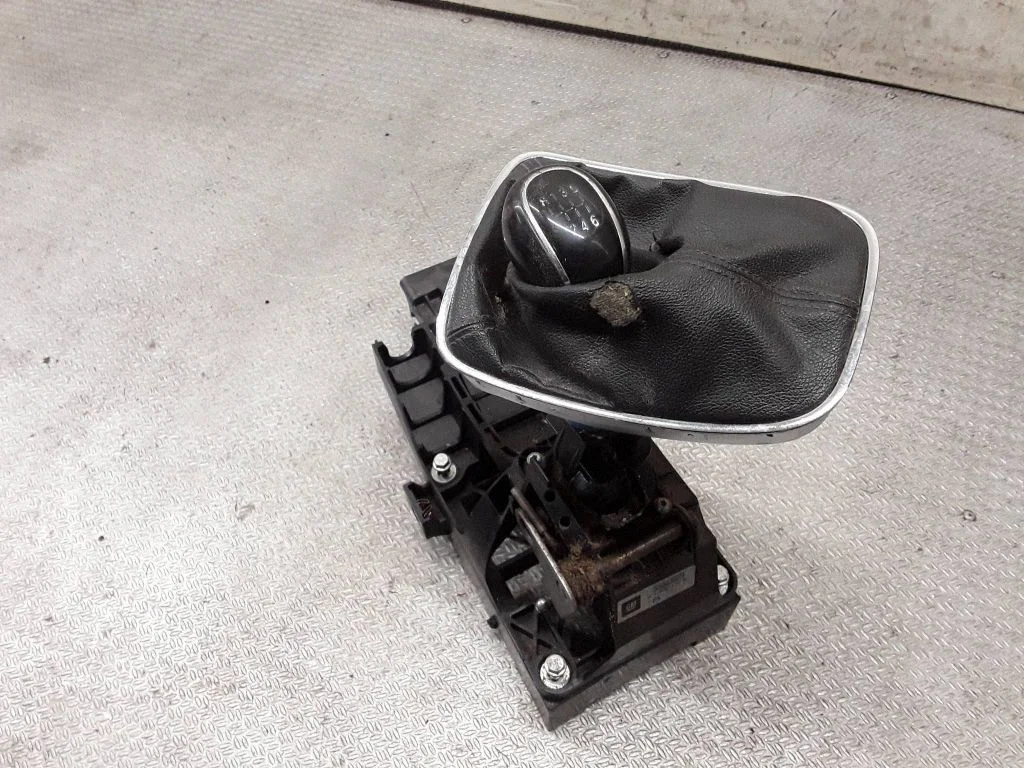 Gear selector mechanism – Opel Insignia A (2008-2017)