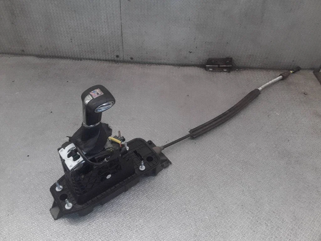 Gear selector mechanism 3C1713025H