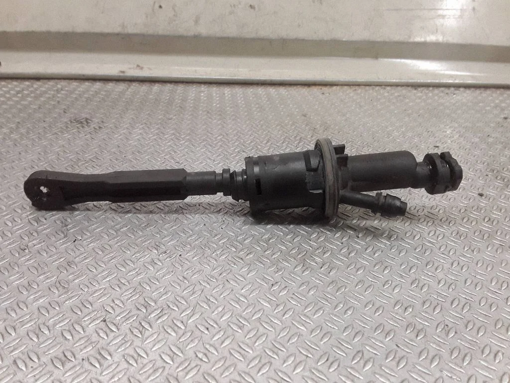 Clutch master cylinder