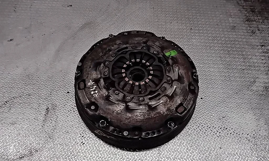 Clutch set kit – Toyota Avensis T250 (2006-2009)