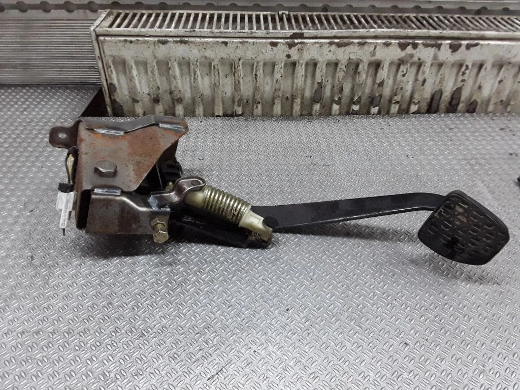 Clutch pedal