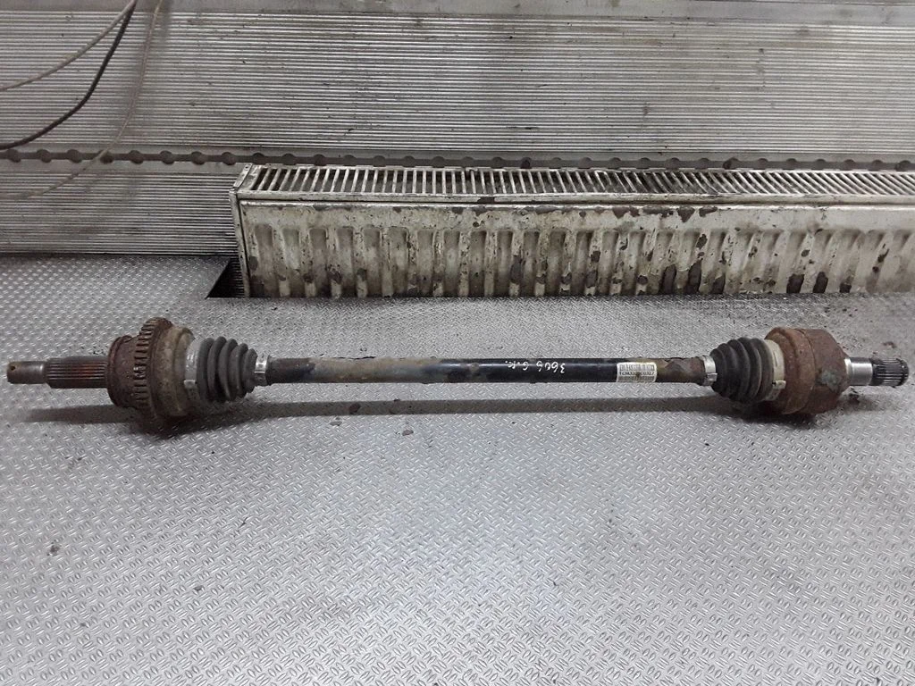 Rear driveshaft P496000W110