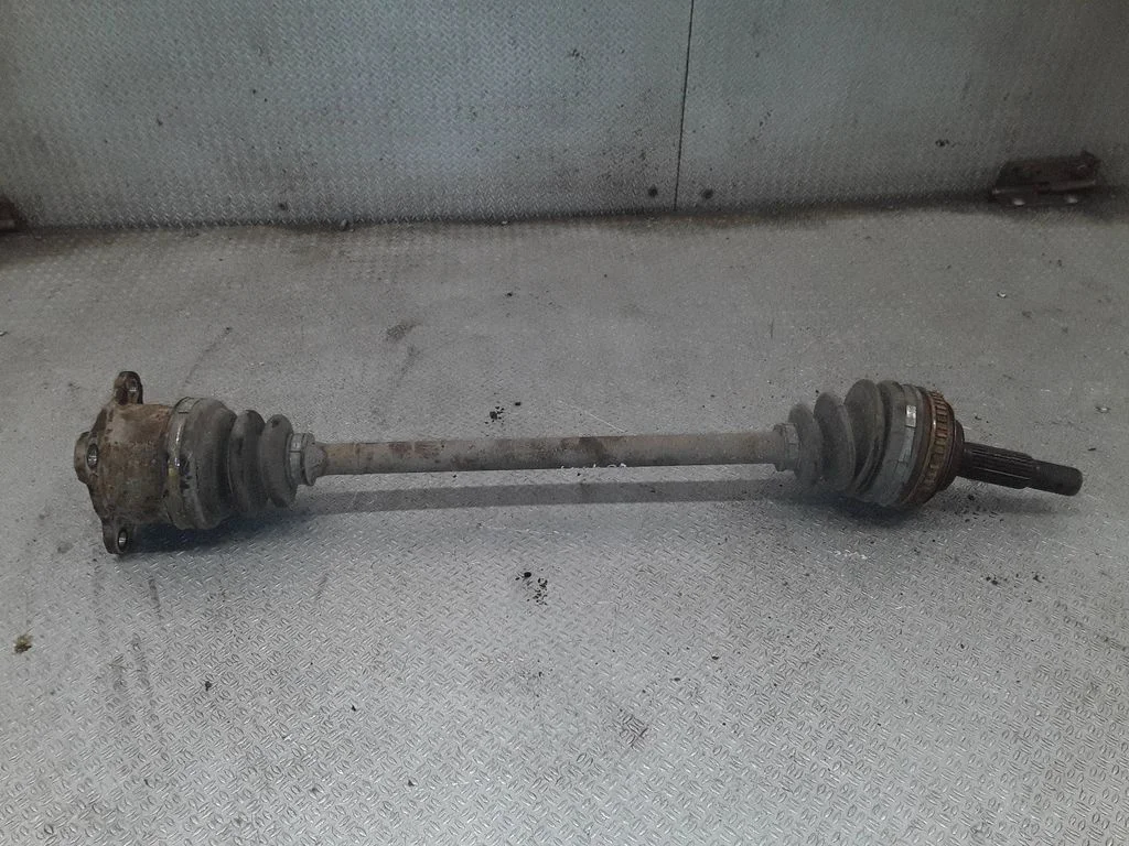 Rear driveshaft – right
