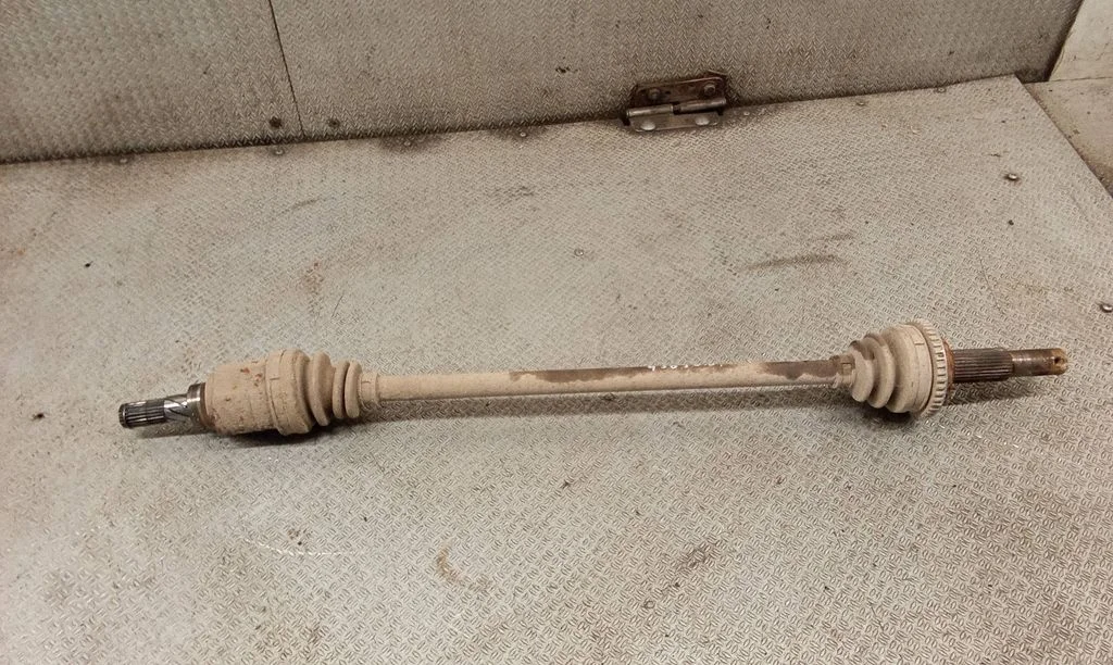 Rear driveshaft – right