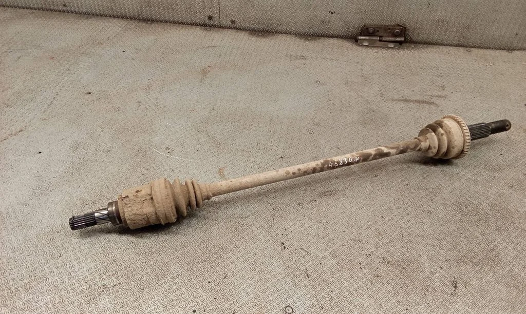 Rear driveshaft – left