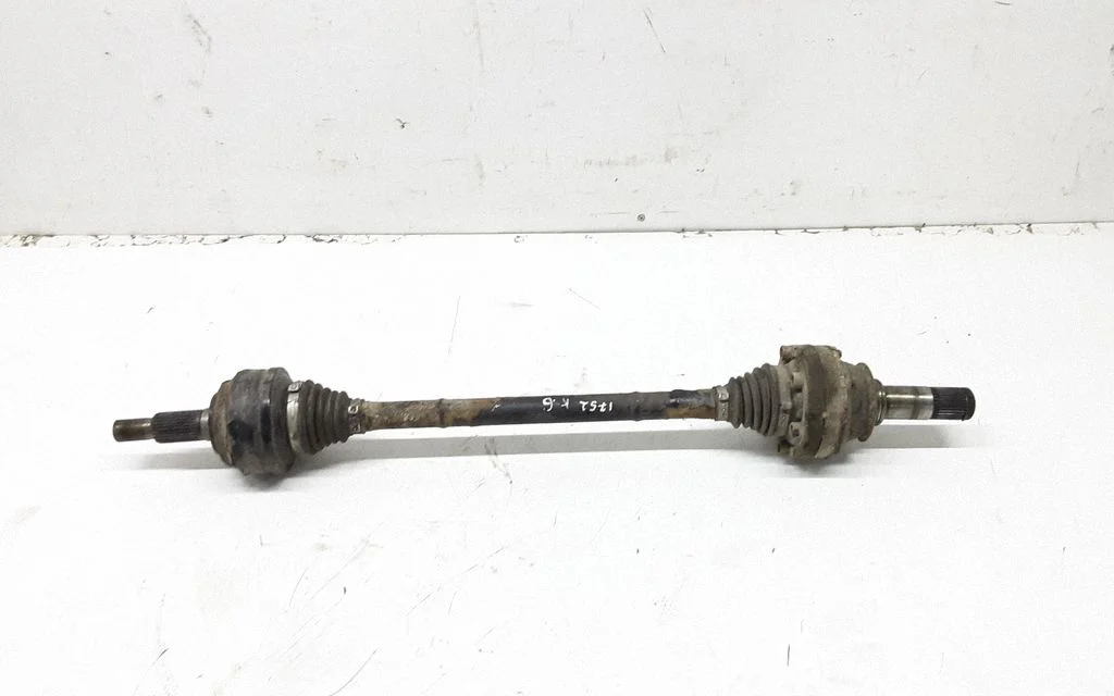 Rear driveshaft – left