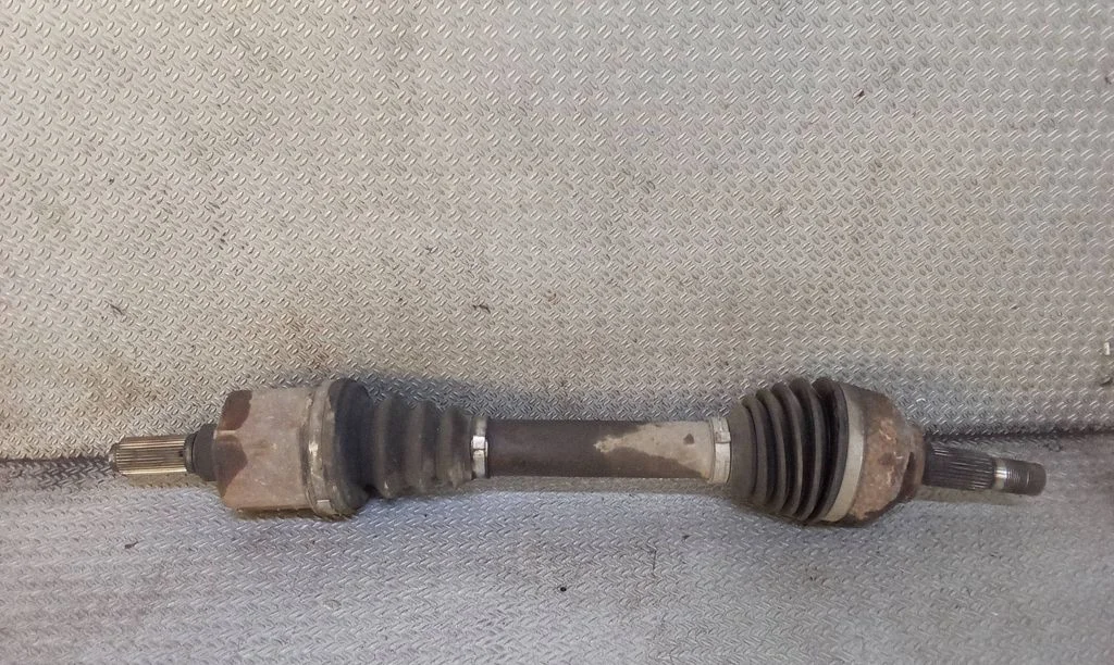 Front driveshaft – left