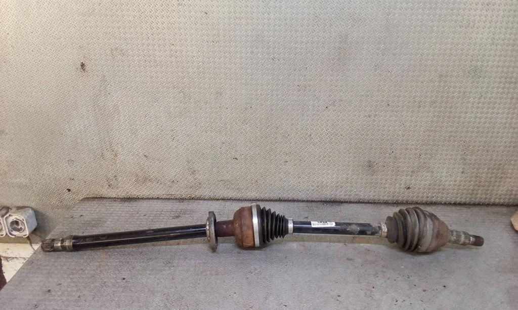 Front driveshaft 13250839