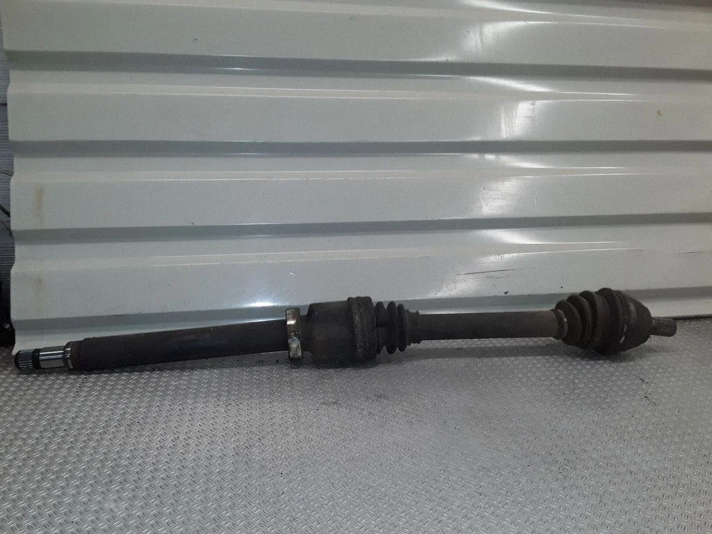 Front driveshaft – right