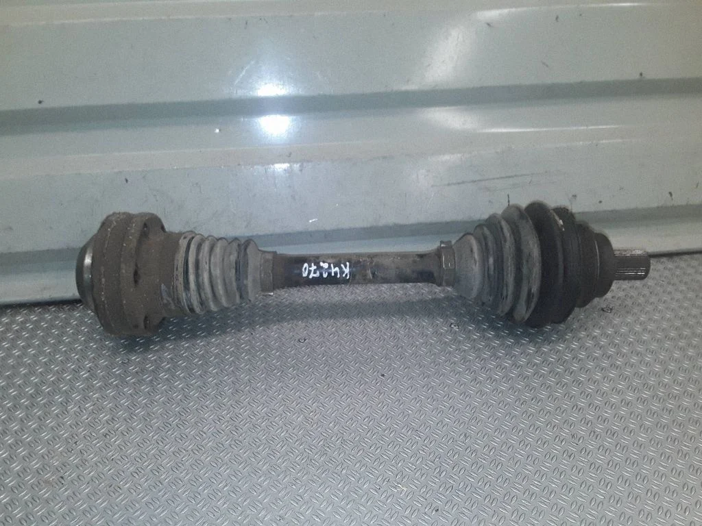Front driveshaft – left
