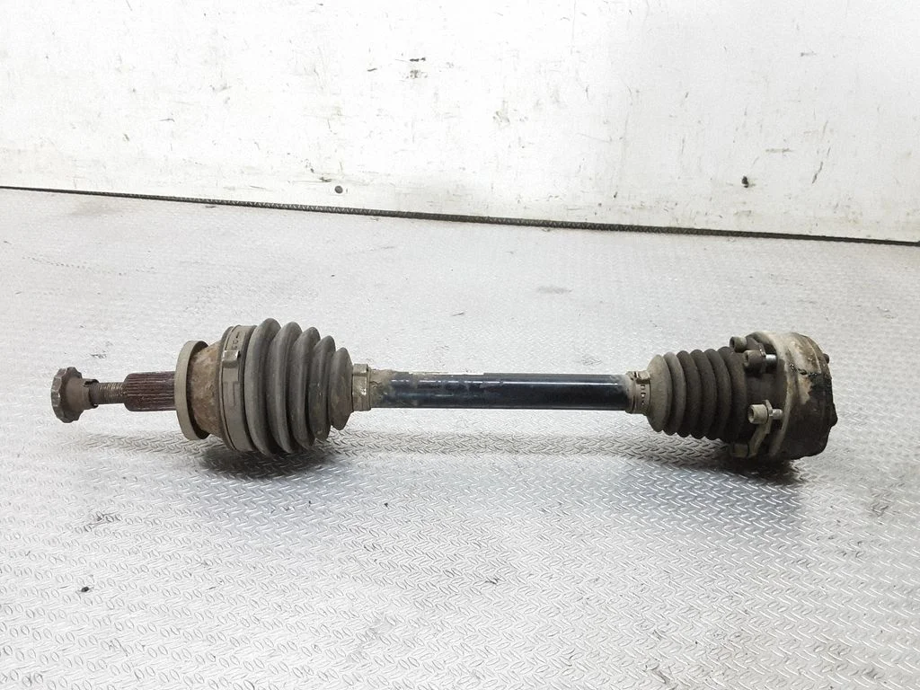 Front driveshaft – left