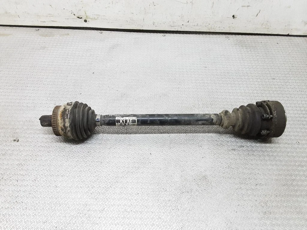 Front driveshaft 8E0407271AE
