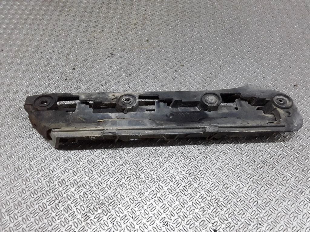 Front bumper mounting bracket – Volkswagen Caddy (2004-2010)