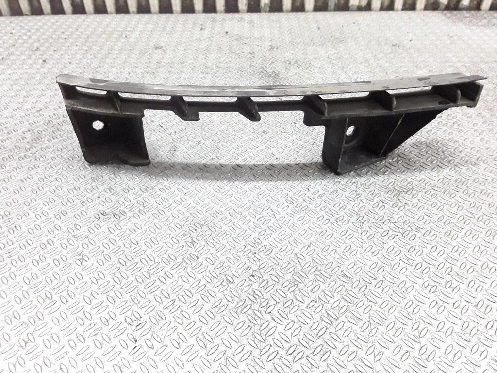 Priekšējā bampera turētājs 1T0807890B