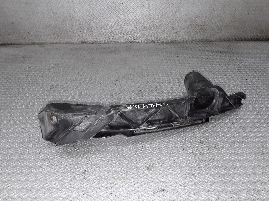 Front bumper mounting bracket – Volkswagen Golf IV (1998-2005)