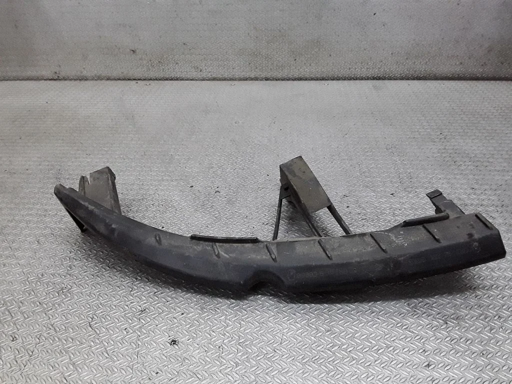 Priekšējā bampera turētājs 8200183758