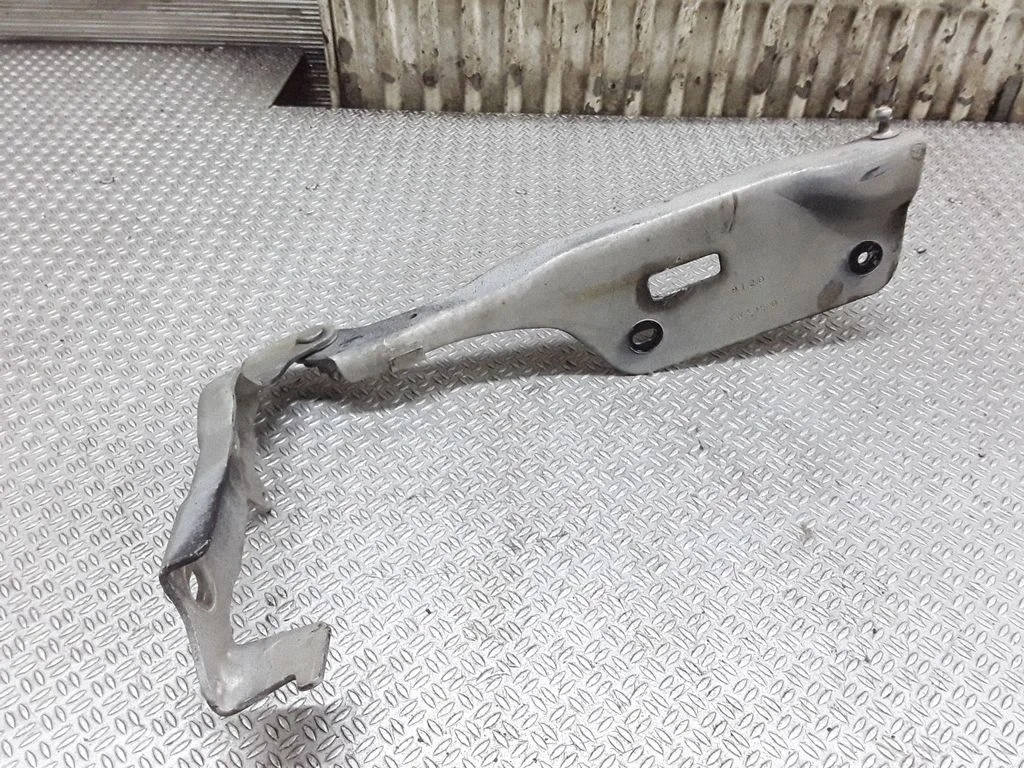 Engine bonnet/hood hinges – right