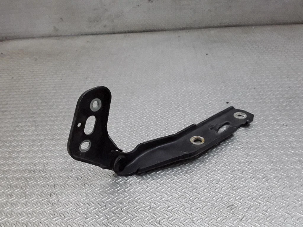 Motora pārsega eņģe (-es) 4F0823302