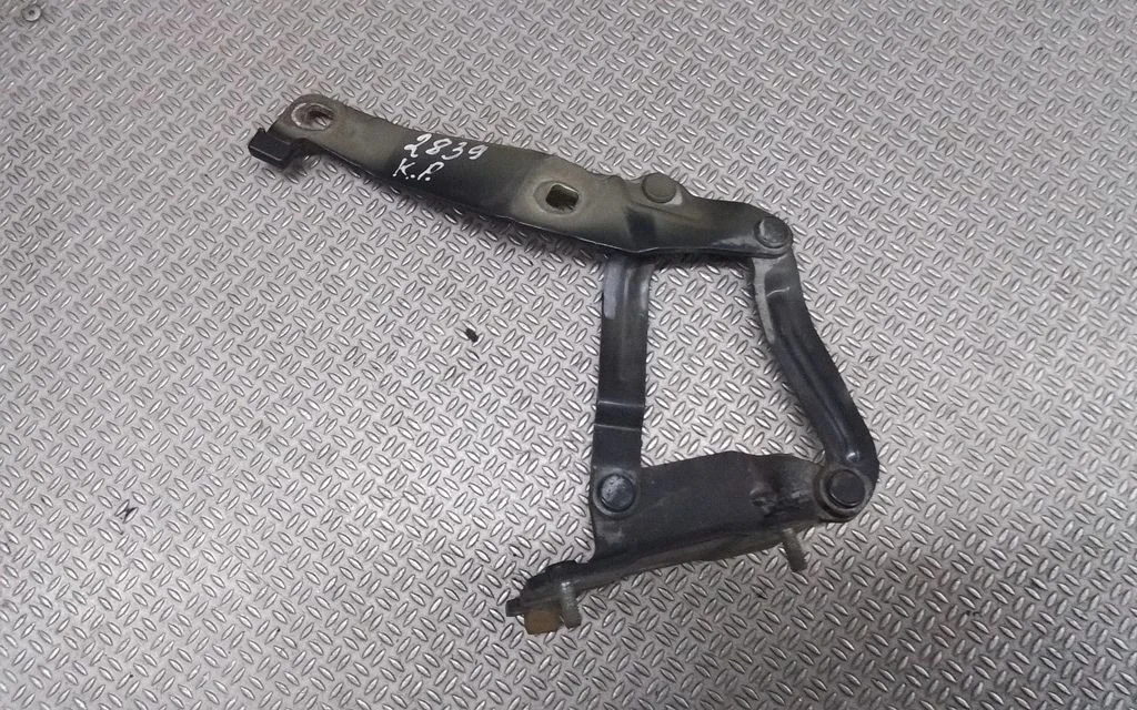 Engine bonnet/hood hinges 81662F