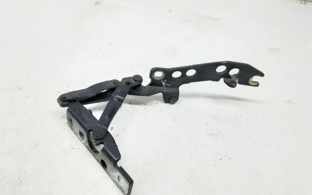 Mootorikapoti hinged – vasak