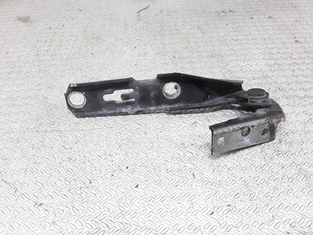 Engine bonnet/hood hinges – Audi A4 S4 B6 8E 8H (2001-2005)