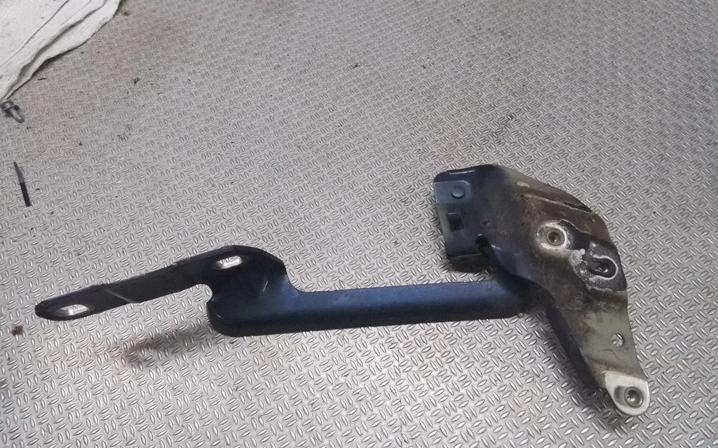 Engine bonnet/hood hinges – Opel Meriva B (2010-2016)