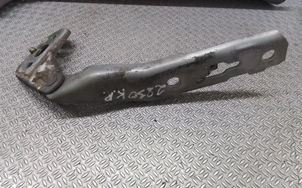 Engine bonnet/hood hinges – Audi A6 Allroad C5 (1999-2005)