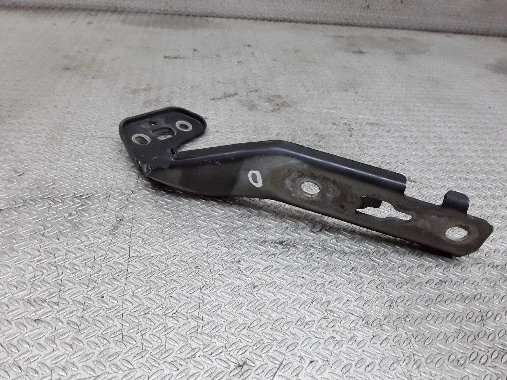 Engine bonnet/hood hinges 4F0823302