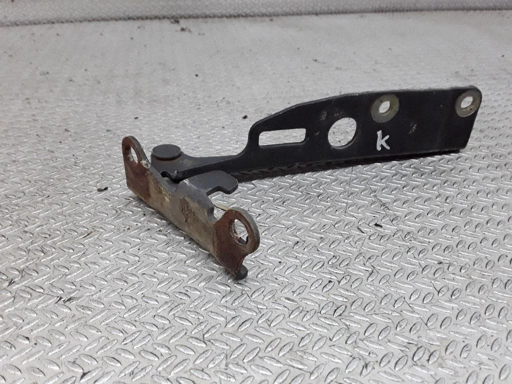 Engine bonnet/hood hinges – left