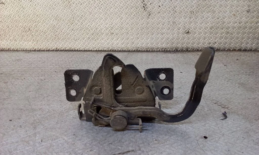 Engine bonnet/hood lock/catch