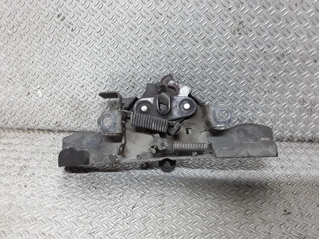Engine bonnet/hood lock/catch