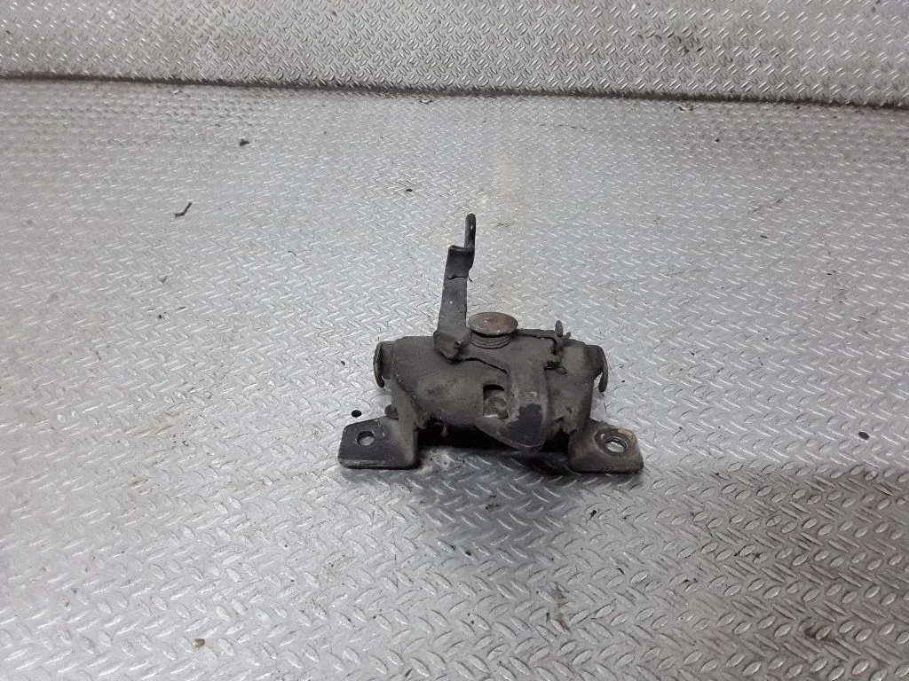 Engine bonnet/hood lock/catch