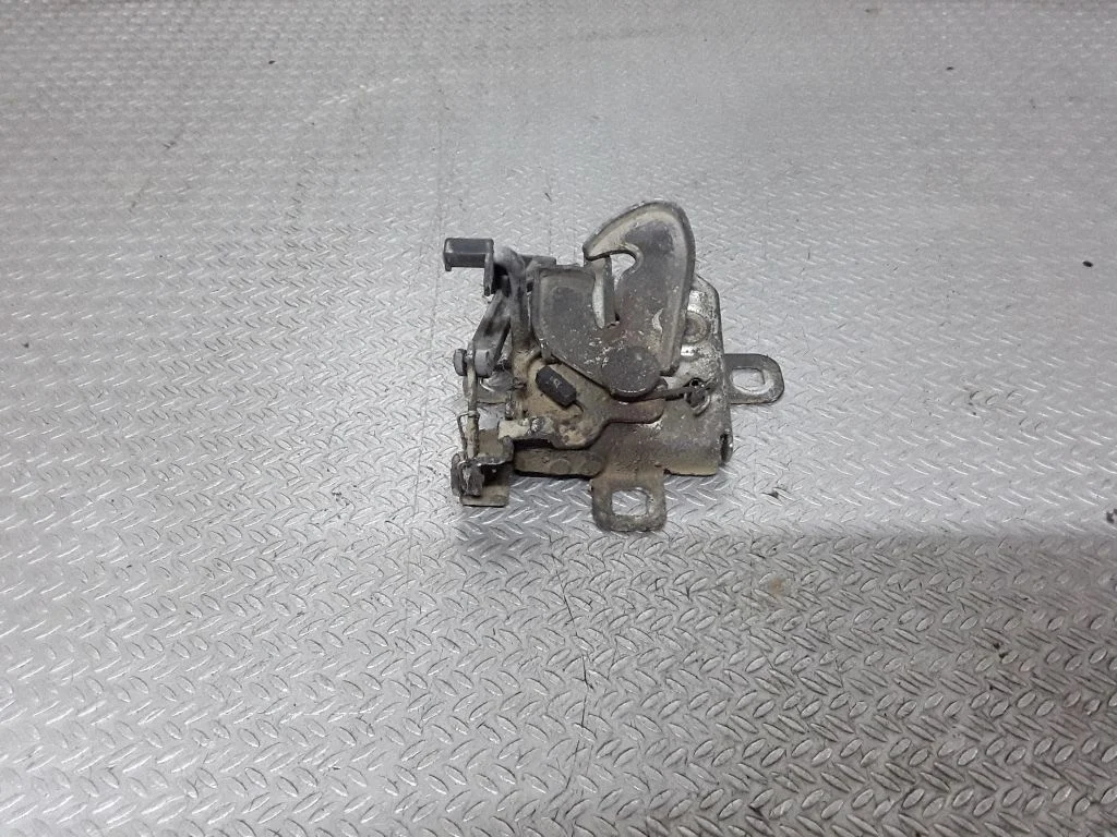 Engine bonnet/hood lock/catch