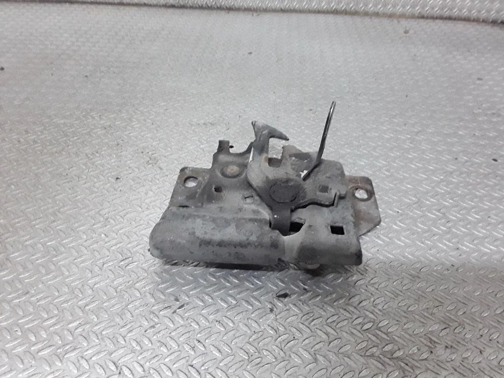 Engine bonnet/hood lock/catch