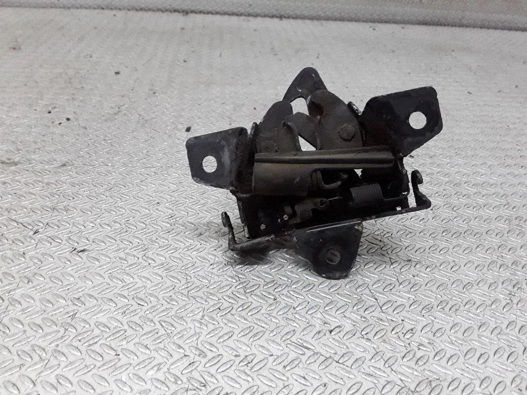 Engine bonnet/hood lock/catch